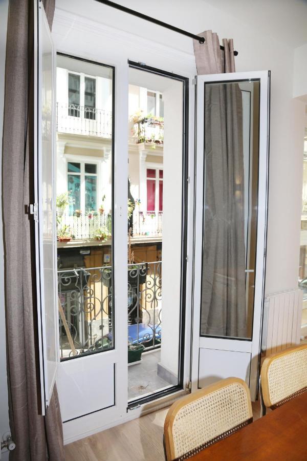 Piso Boutique Frente Al Casco Viejo De Bilbao Apartment Bagian luar foto